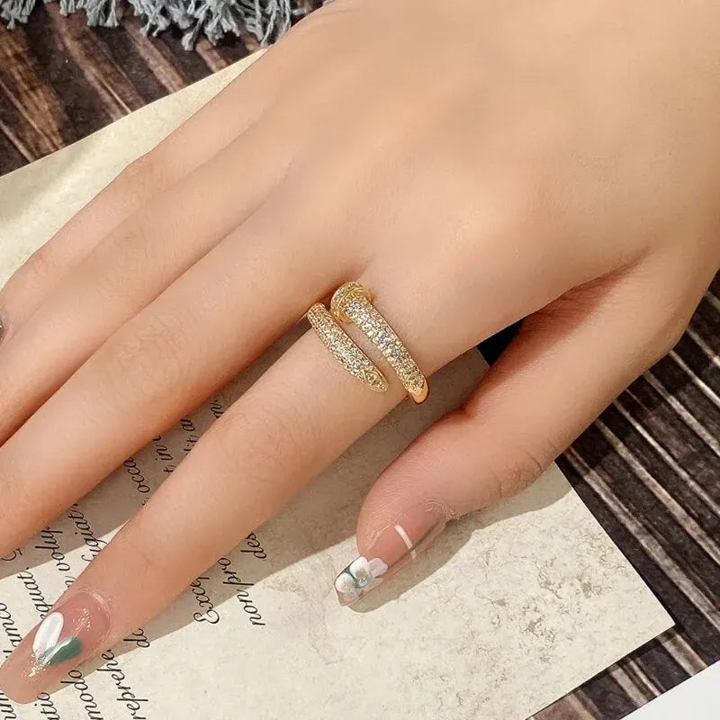 Huitan Hiphop Style Open Ring Lady Fashion Party Accessories with Shiny Zirconia Gold Color Jewelry for Women Chic Trendy Gift